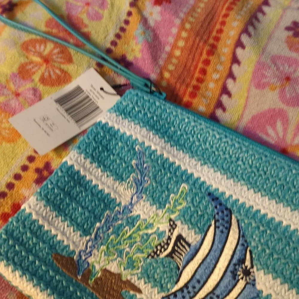 Vera Bradley turquoise straw fish zipper pouch wristlet new with tags - Picture 2 of 4